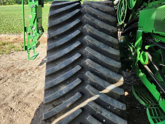 2023 John Deere X9 1100 Combine