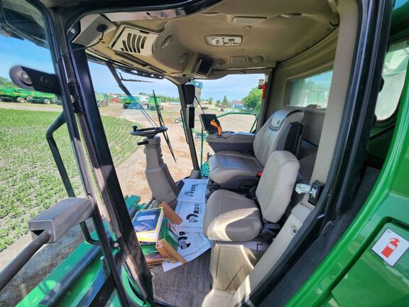 2023 John Deere X9 1100 Combine