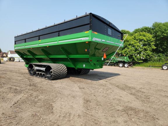 2022 Brent 2596 Grain Cart