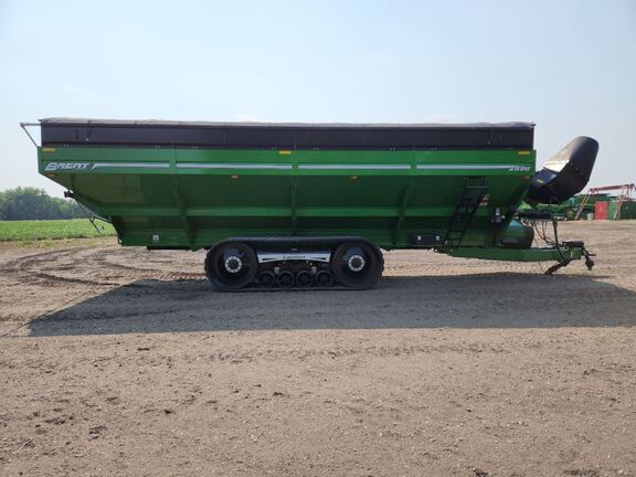 2022 Brent 2596 Grain Cart