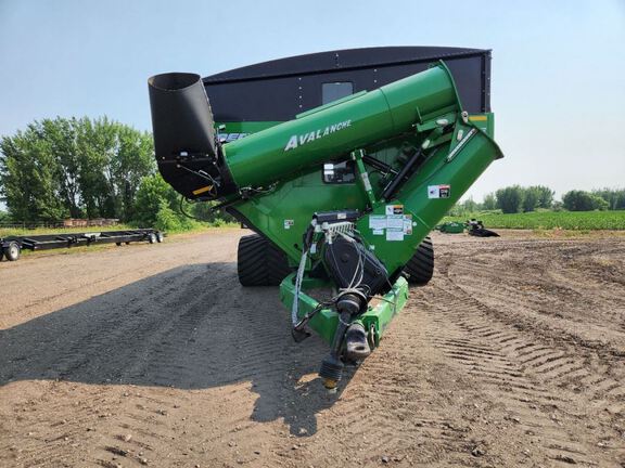 2022 Brent 2596 Grain Cart