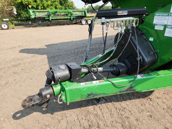 2022 Brent 2596 Grain Cart