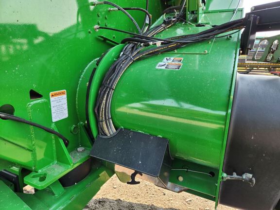 2022 Brent 2596 Grain Cart