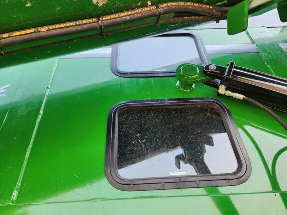 2022 Brent 2596 Grain Cart