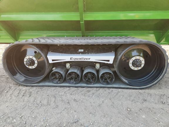 2022 Brent 2596 Grain Cart