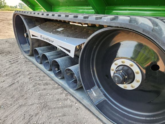 2022 Brent 2596 Grain Cart
