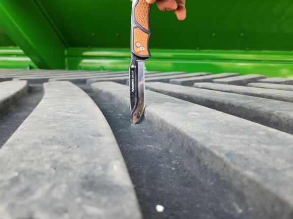 2022 Brent 2596 Grain Cart