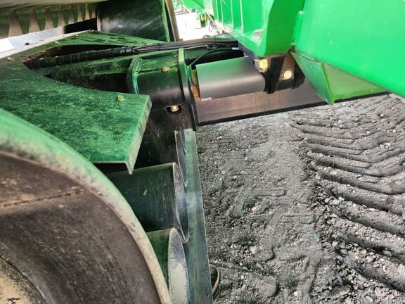 2022 Brent 2596 Grain Cart