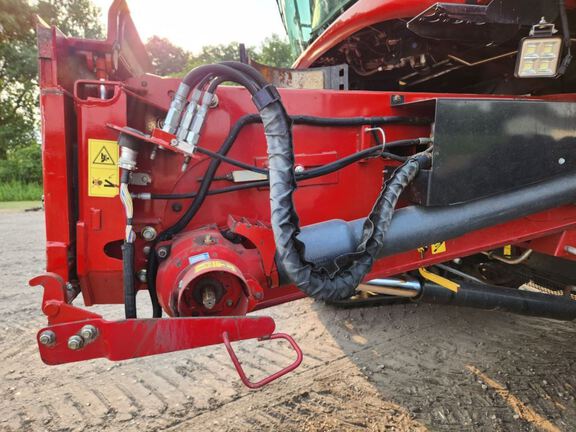 2013 Case 9230 Combine