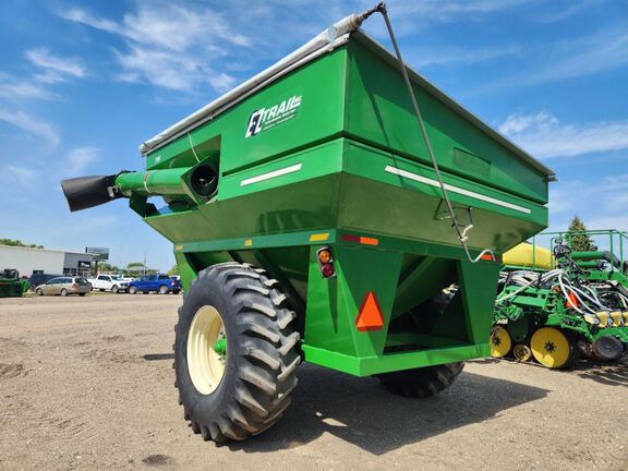2012 E-Z Trail 710 Grain Cart