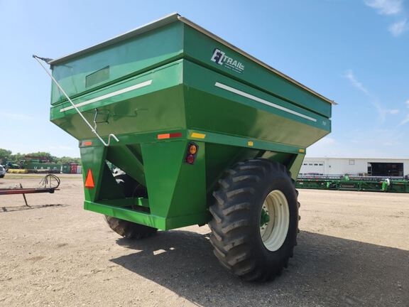2012 E-Z Trail 710 Grain Cart