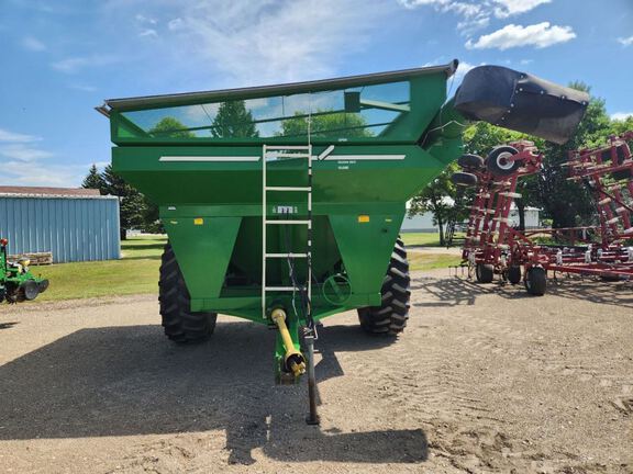 2012 E-Z Trail 710 Grain Cart