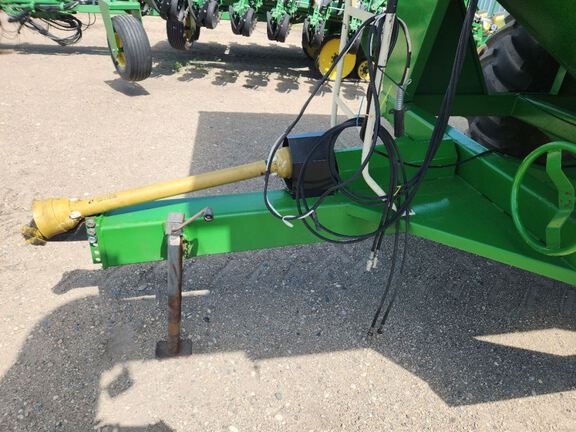 2012 E-Z Trail 710 Grain Cart