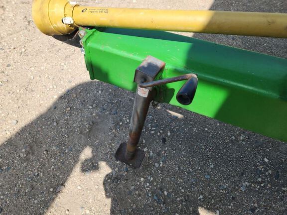 2012 E-Z Trail 710 Grain Cart