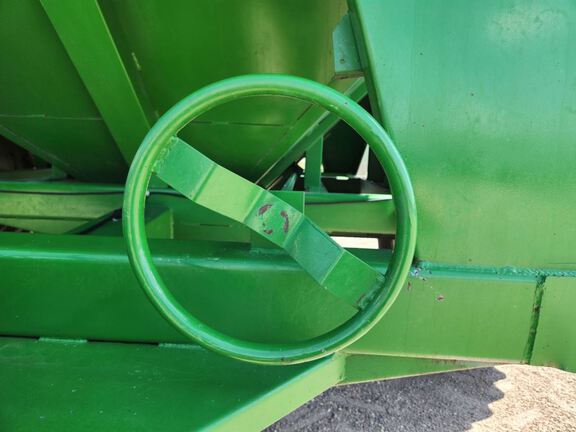 2012 E-Z Trail 710 Grain Cart