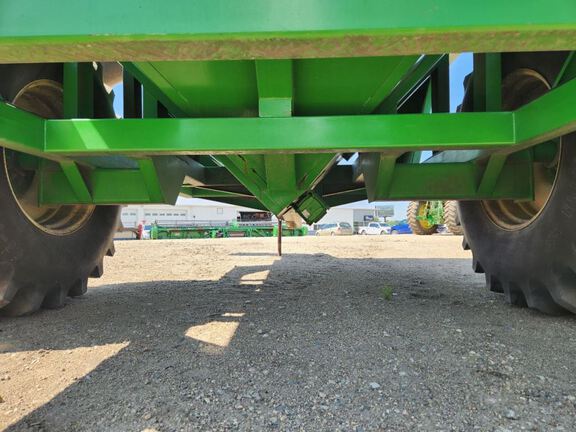 2012 E-Z Trail 710 Grain Cart