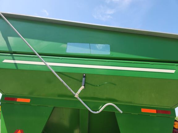 2012 E-Z Trail 710 Grain Cart