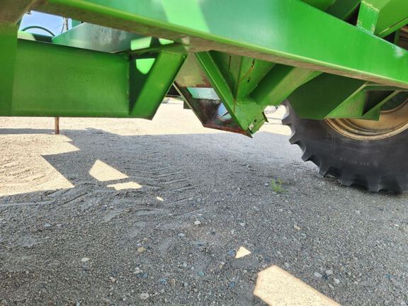 2012 E-Z Trail 710 Grain Cart