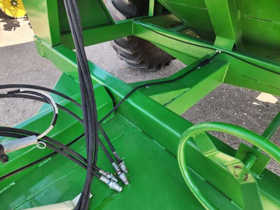 2012 E-Z Trail 710 Grain Cart