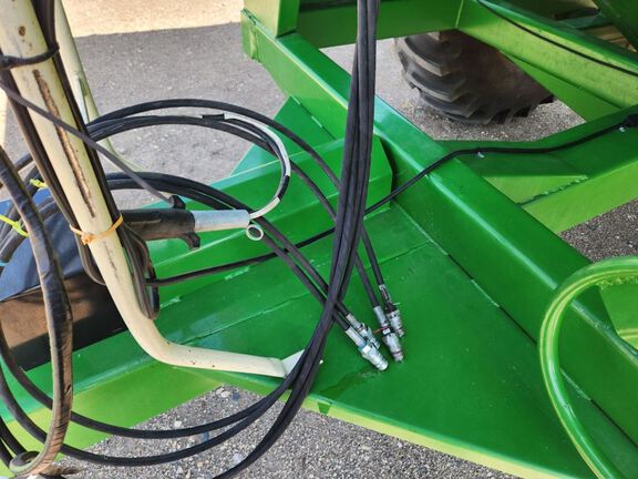 2012 E-Z Trail 710 Grain Cart