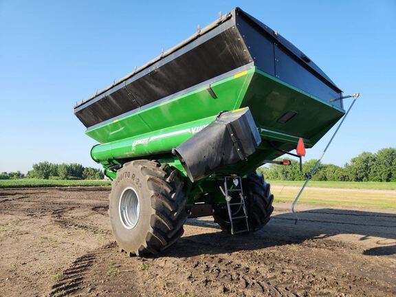2025 Brent V1100 Grain Cart