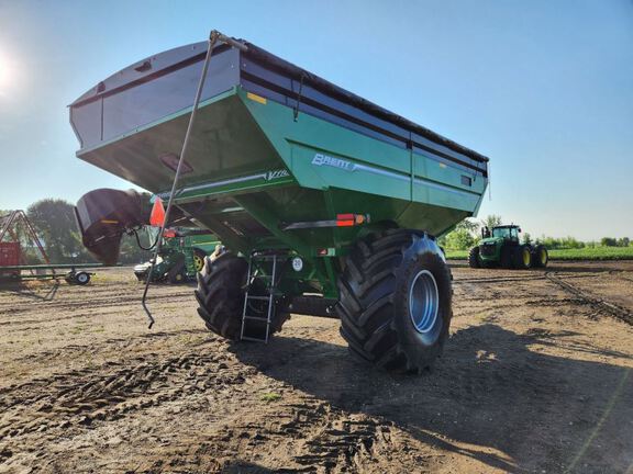 2025 Brent V1100 Grain Cart