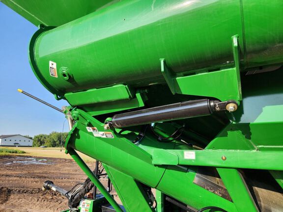 2025 Brent V1100 Grain Cart