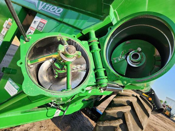 2025 Brent V1100 Grain Cart
