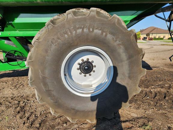 2025 Brent V1100 Grain Cart