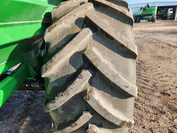 2025 Brent V1100 Grain Cart