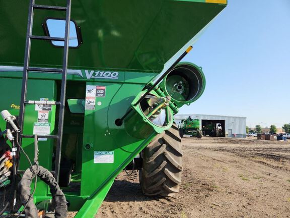 2025 Brent V1100 Grain Cart