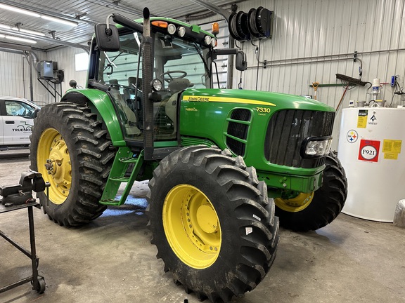 2011 John Deere 7330 Premium Tractor