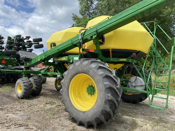 2011 John Deere 1890 Air Seeder