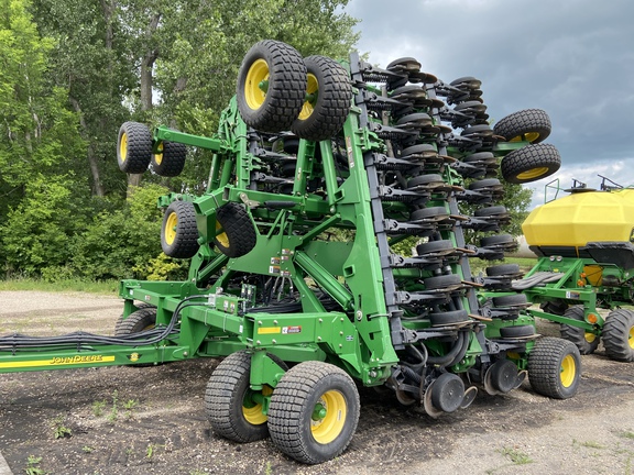 2011 John Deere 1890 Air Seeder