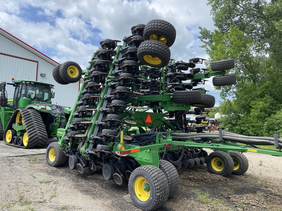 2011 John Deere 1890 Air Seeder