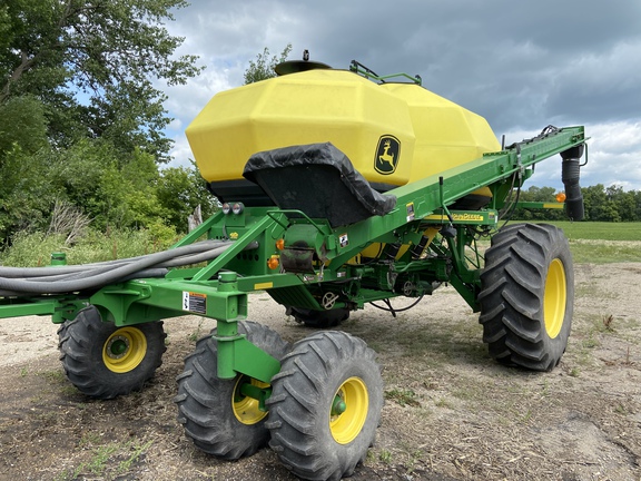 2011 John Deere 1890 Air Seeder