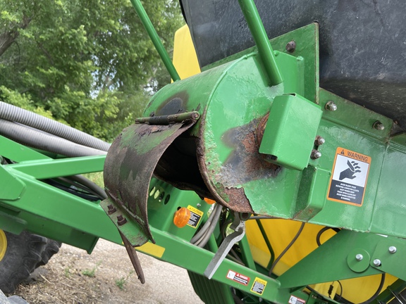 2011 John Deere 1890 Air Seeder