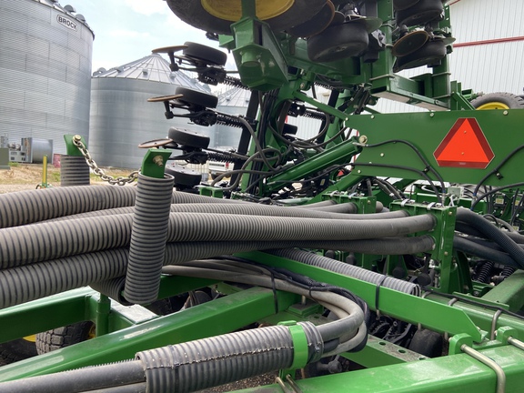 2011 John Deere 1890 Air Seeder