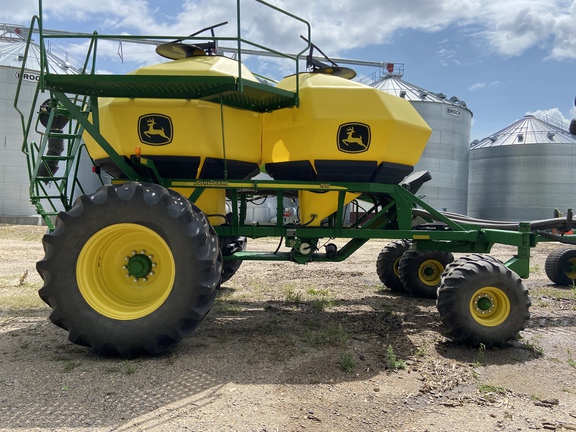 2011 John Deere 1890 Air Seeder