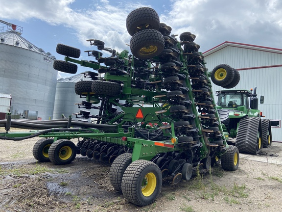 2011 John Deere 1890 Air Seeder