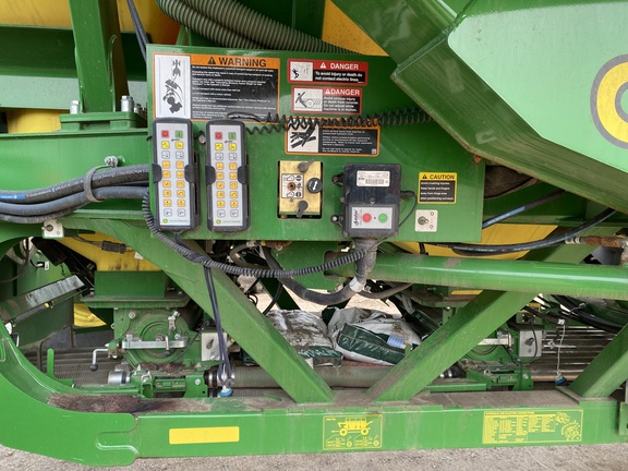 2022 John Deere N560 Air Seeder