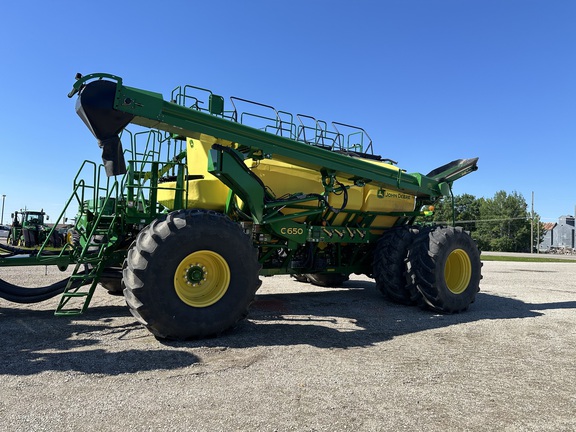 2022 John Deere N560 Air Seeder