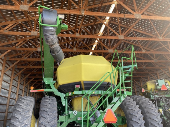 2012 John Deere 1890 Air Seeder