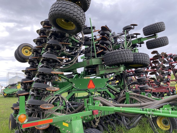 2012 John Deere 1890 Air Seeder