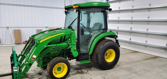 2017 John Deere 3039R Tractor Compact