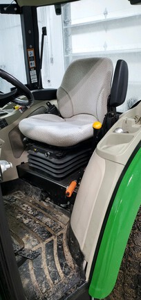 2017 John Deere 3039R Tractor Compact