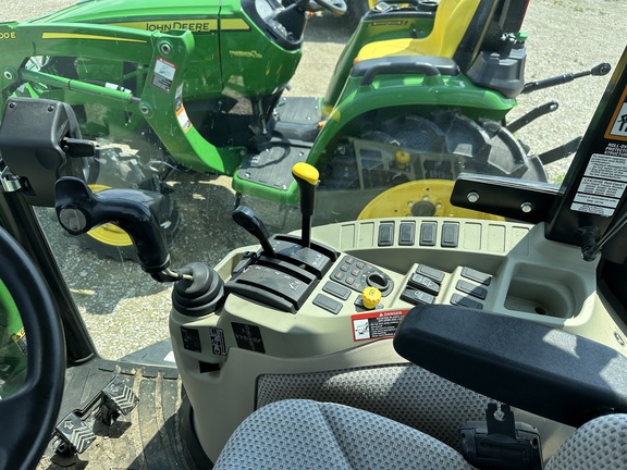 2017 John Deere 3039R Tractor Compact