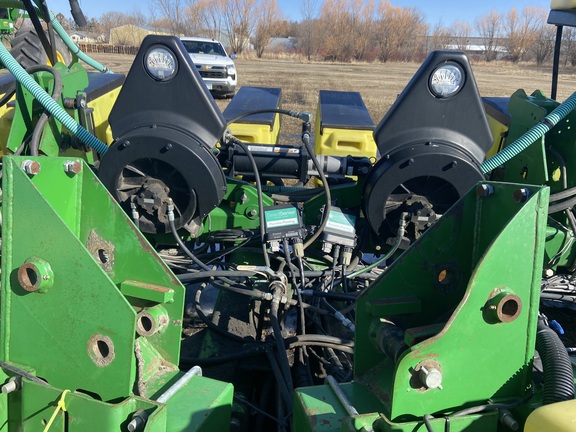 2003 John Deere 1750 Planter