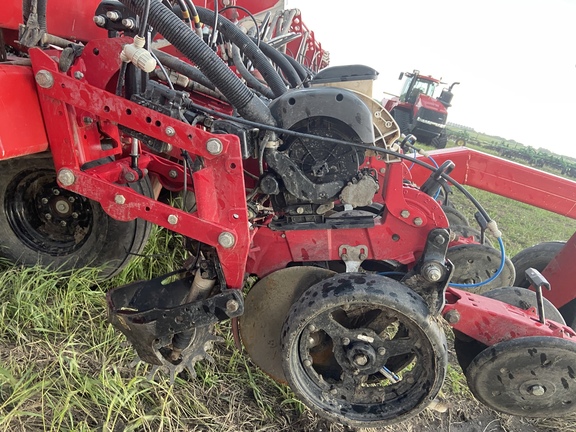 2018 AGCO White VE36 36R22 Planter