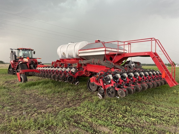 2018 AGCO White VE36 36R22 Planter